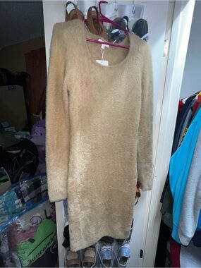 GE Plush Long-Sleeve Fuzzy Dress in Beige
